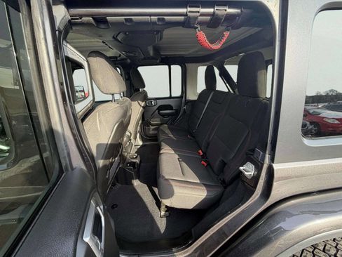 Used 2019 Jeep Wrangler Unlimited Rubicon image 22