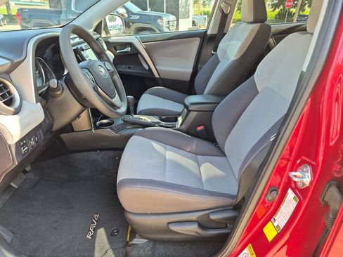 Used 2015 Toyota RAV4 XLE FWD image 18