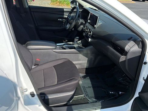 Used 2024 Nissan Sentra SV FWD image 13