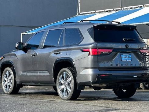 Used 2026 Toyota Sequoia Platinum AWD/4WD image 6