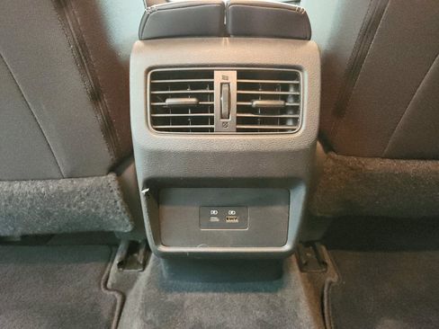 Used 2023 Nissan Rogue SV FWD image 34