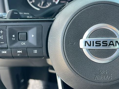 Used 2021 Nissan Rogue SV image 19