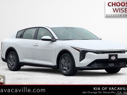 New 2025 Kia K4 LX