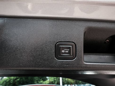 Used 2024 Chevrolet Equinox EV RS AWD/4WD image 47