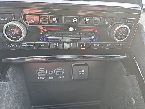 Certified 2022 Jeep Grand Cherokee L Overland image 30