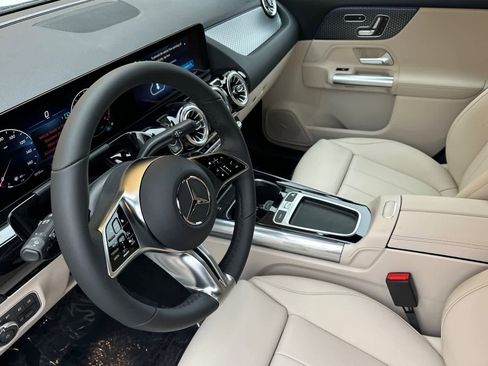 New 2026 Mercedes-Benz GLA 250 GLA 250 image 9