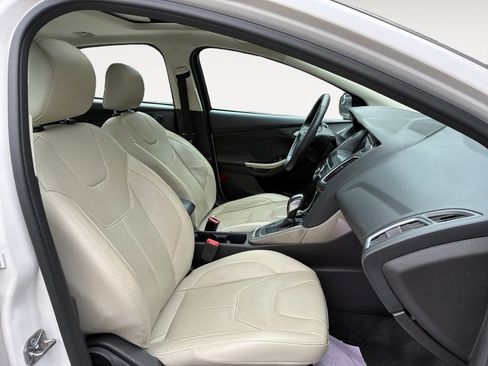 Used 2018 Ford Focus Titanium FWD image 12
