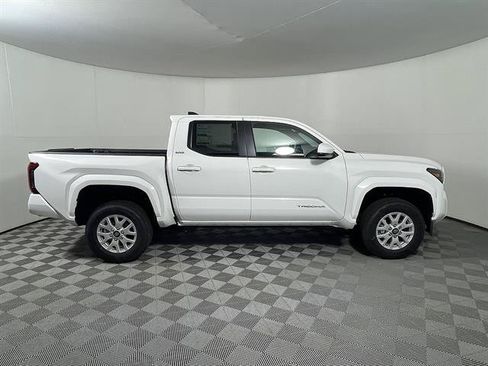 New 2026 Toyota Tacoma SR5 AWD/4WD image 8