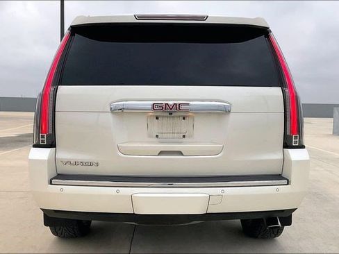 Used 2015 GMC Yukon Denali w/ Premium Package image 5