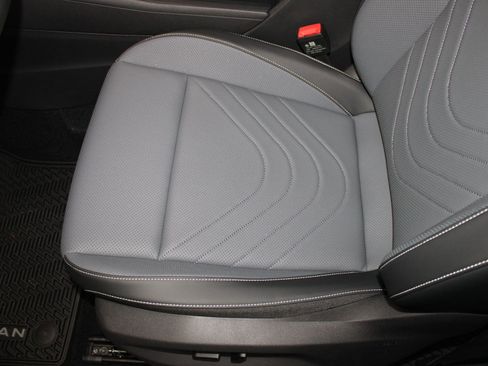 New 2026 Volkswagen Tiguan SE R-Line image 13