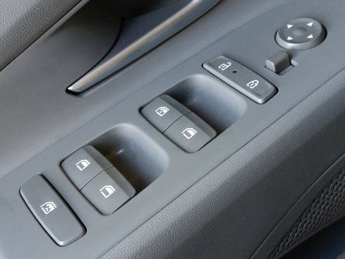 Used 2025 Hyundai Elantra SEL FWD image 27
