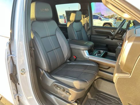 Used 2025 Chevrolet Silverado 2500 High Country w/ Technology Package image 25