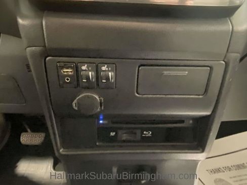 Used 2015 Toyota Sienna L image 19