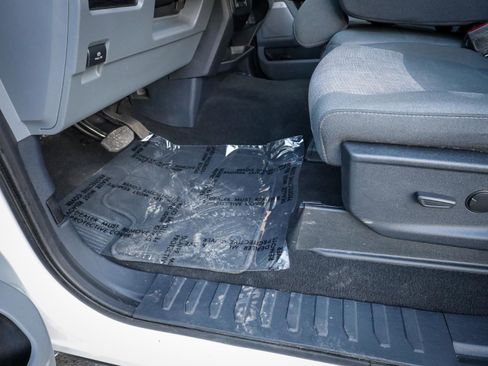 Used 2024 Ford F250 XLT w/ XLT Premium Package image 14