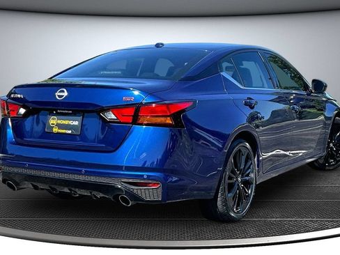 Used 2023 Nissan Altima 2.5 SR FWD image 6