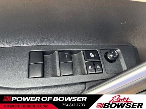Used 2023 Toyota Corolla Cross L FWD image 12
