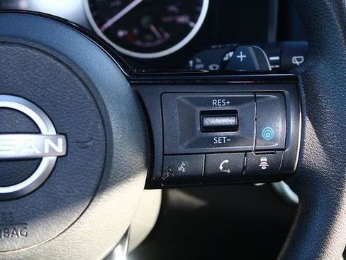 Used 2023 Nissan Rogue SV image 14