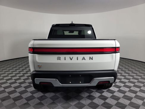 Used 2022 Rivian R1T Adventure image 4