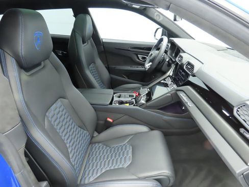 Used 2023 Lamborghini Urus S image 19