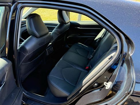 Used 2021 Toyota Camry XSE image 13