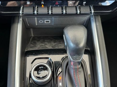 Used 2023 Chevrolet Colorado Z71 AWD/4WD image 31
