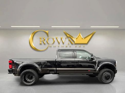 Used 2025 Ford F450 King Ranch w/ Camper Package image 6