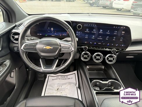 Used 2024 Chevrolet Blazer EV LT AWD/4WD image 12