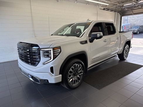 Used 2024 GMC Sierra 1500 Denali Ultimate AWD/4WD image 4