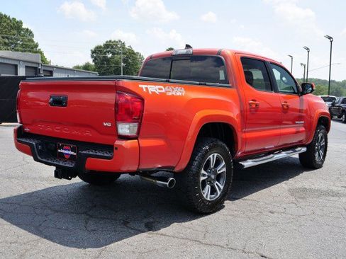 Used 2017 Toyota Tacoma TRD Sport w/ Premium & Technology Package AWD/4WD image 9