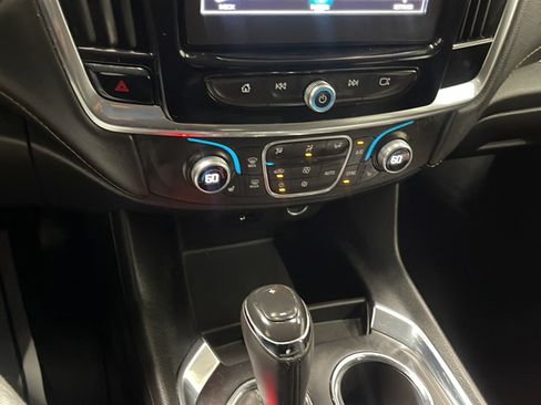 Used 2018 Chevrolet Traverse LT FWD image 7