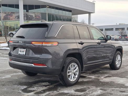 Used 2025 Jeep Grand Cherokee Laredo X image 24