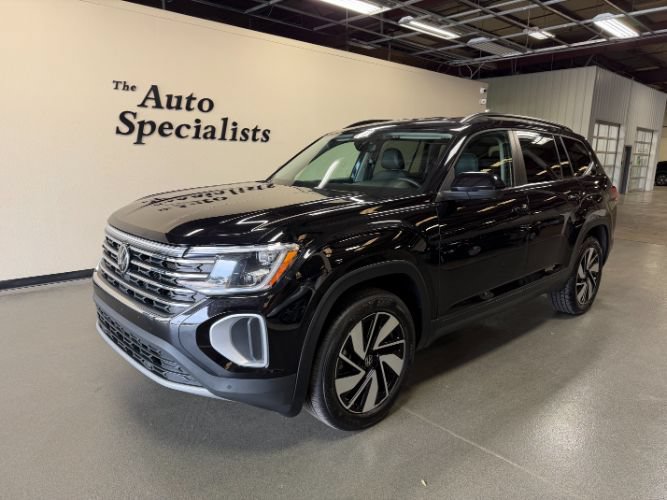 Used 2025 Volkswagen Atlas SE FWD image 1
