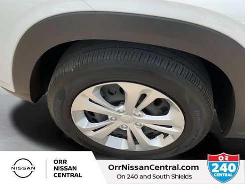Used 2024 Chevrolet Trax LS FWD image 9