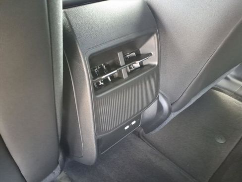 New 2026 Jeep Cherokee Limited image 33