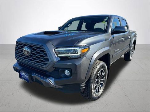 Certified 2022 Toyota Tacoma TRD Sport image 2