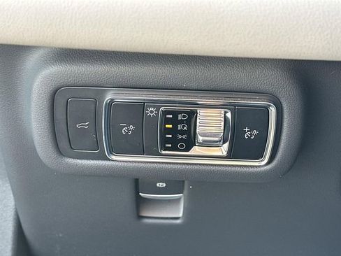 Used 2024 Lincoln Nautilus Reserve w/ Equipment Group 202A image 18