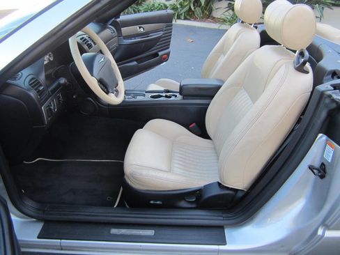 Used 2004 Ford Thunderbird Deluxe image 24