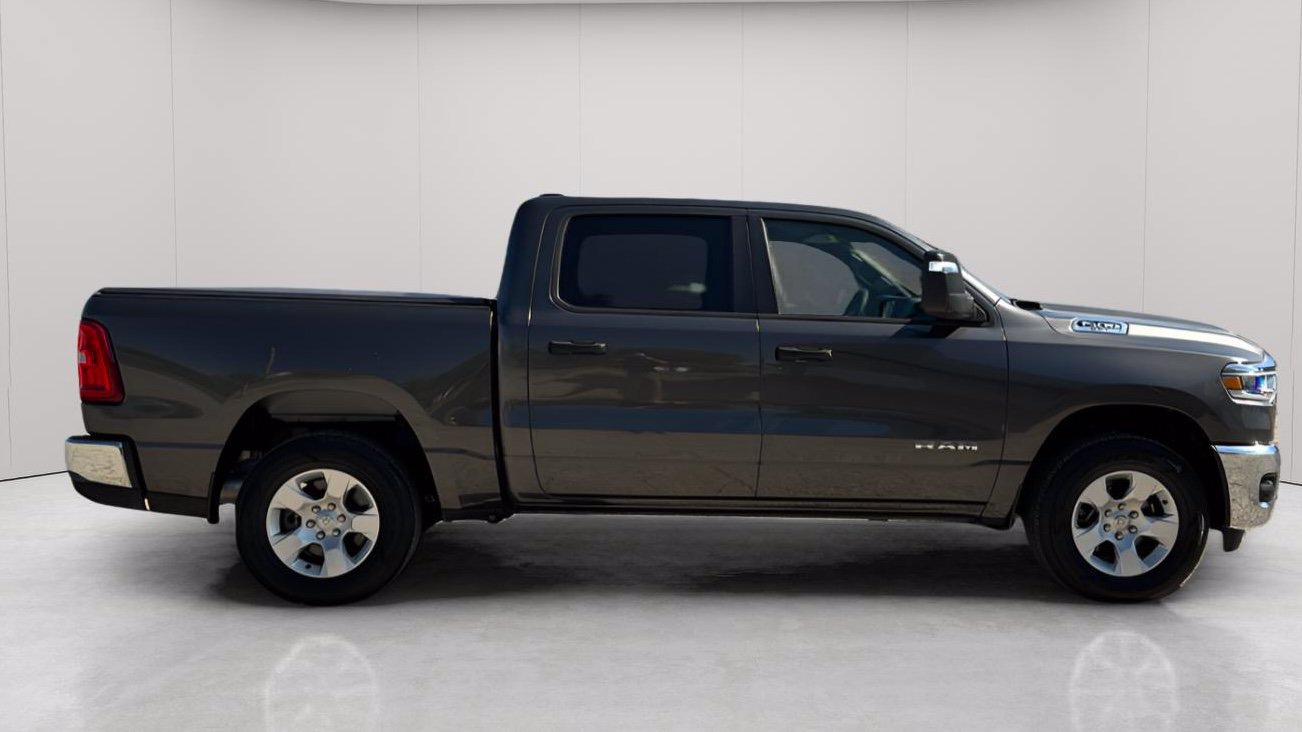 Used 2025 RAM 1500 Tradesman AWD/4WD image 3