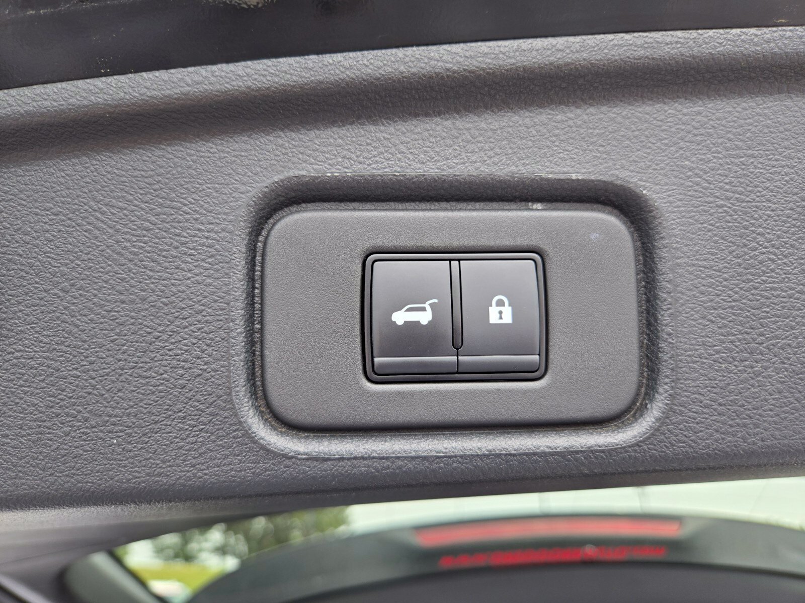 Used 2025 Nissan Pathfinder SL AWD/4WD image 19