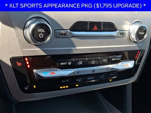 Used 2022 Ford Explorer XLT w/ Equipment Group 202A image 18