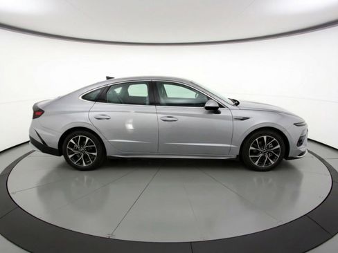 Used 2025 Hyundai Sonata SEL FWD image 11