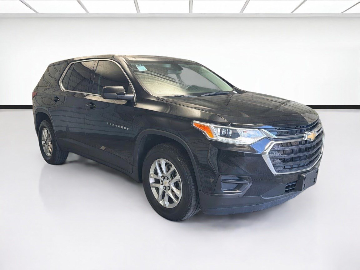 Used 2021 Chevrolet Traverse LS w/ LPO, Floor Liner Package FWD image 3