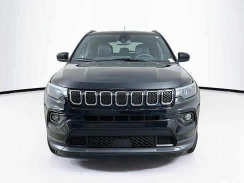 Used 2024 Jeep Compass Latitude AWD/4WD image 2