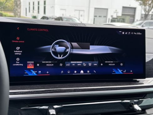 Used 2026 BMW X5 xDrive40i w/ M Sport Package image 32