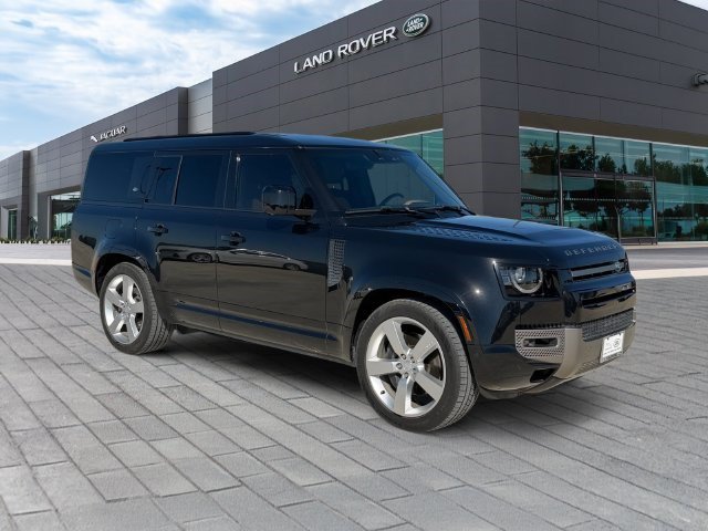 Used 2024 Land Rover Defender 130 X-Dynamic SE AWD/4WD image 7