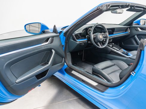 Used 2023 Porsche 911 Carrera image 21