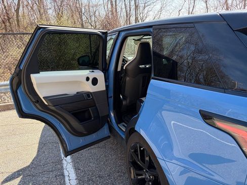 Used 2022 Land Rover Range Rover Sport SVR image 12