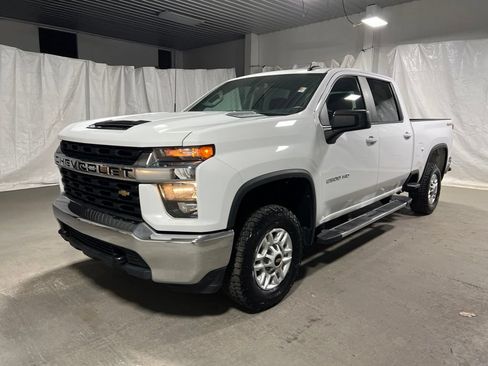 Used 2022 Chevrolet Silverado 2500 LT AWD/4WD image 3