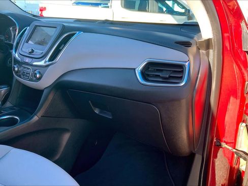 Used 2019 Chevrolet Equinox LT image 18