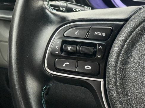 Used 2020 Kia Niro LXS image 15